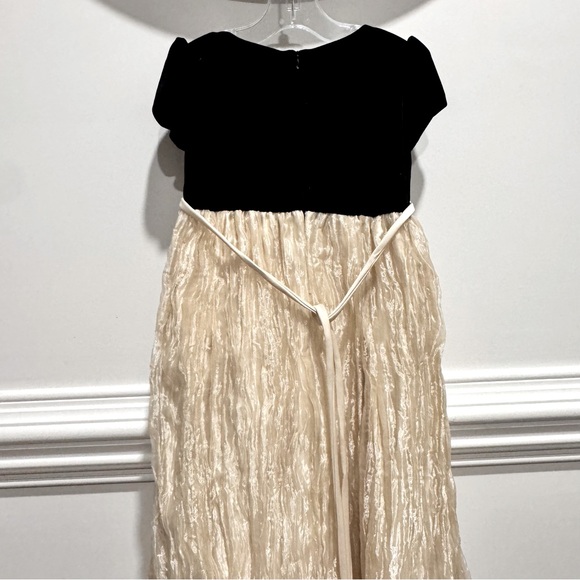 Cinderella Brand Girls Dress Black Ivory Size 4 Formal Holiday Velvet & Beads - Picture 6 of 11